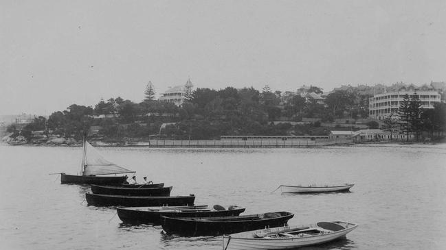 The ladies’ baths in the early 1900s. Picture State Library of NSW