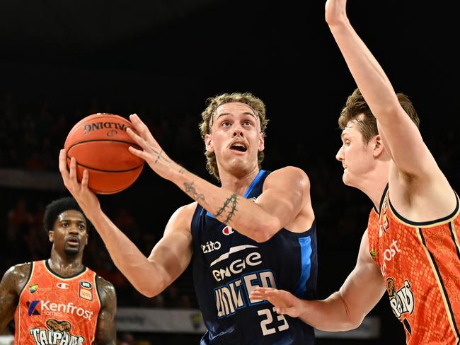 CAIRNS, AUSTRALIA - DECEMBER 31:  Luke Travers of Melbourne United in action during the round 13 NBL match between Cairns Taipans and Melbourne United at Cairns Convention Centre, on December 31, 2023, in Cairns, Australia. (Photo by Emily Barker/Getty Images)