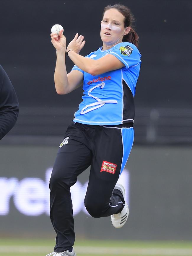 Megan Schutt of the Strikers bowls during the WBBL against the Sydney Thunder. Picture: AAP Image/Rob Blakers