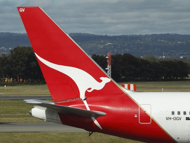 Qantas Shares: Profits Prioritised Over Fleet Upgrades 