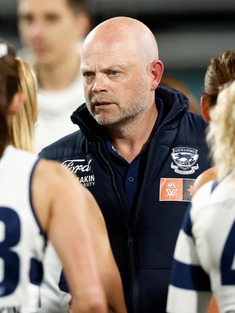 Dan Lowther addresses his players during their 18-point defeat against Fremantle. Picture: Michael Willson/AFL Photos via Getty Images