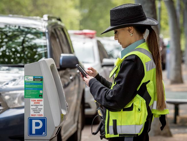 Not everyone was convinced this parking hack would work. Picture: Jake Nowakowski