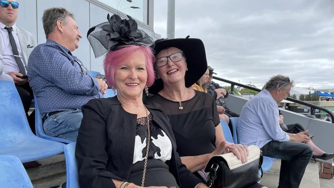 Cranbourne Cup 2022: Marilyn Tants & Yvonne Davis
