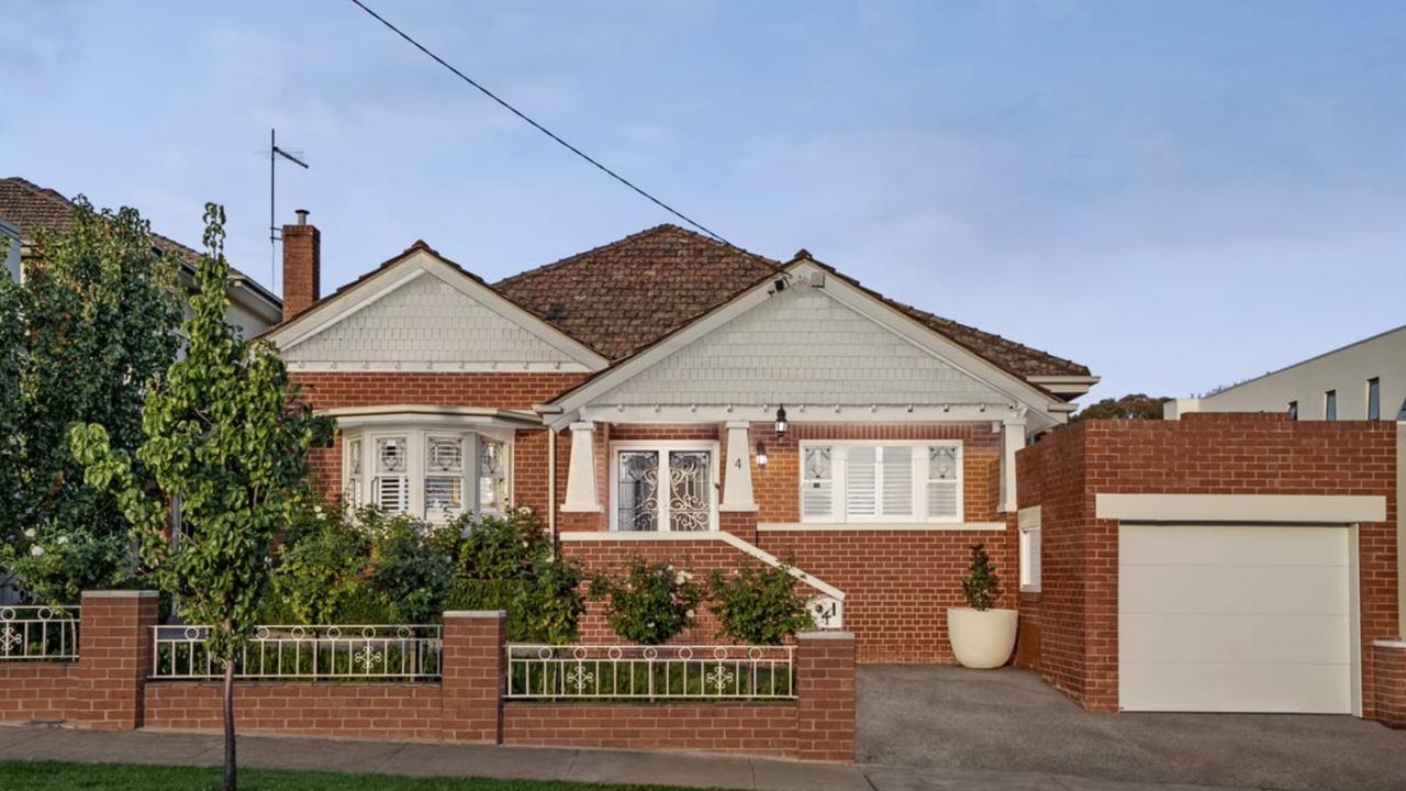 This home at 4 Houston Ave, Strathmore achieved $2.23m — one of Melbourne’s strongest weekend results.