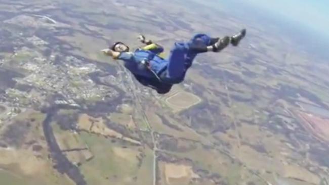 Video Of Australian Skydiver Who Has Seizure At 9000ft And Saved News