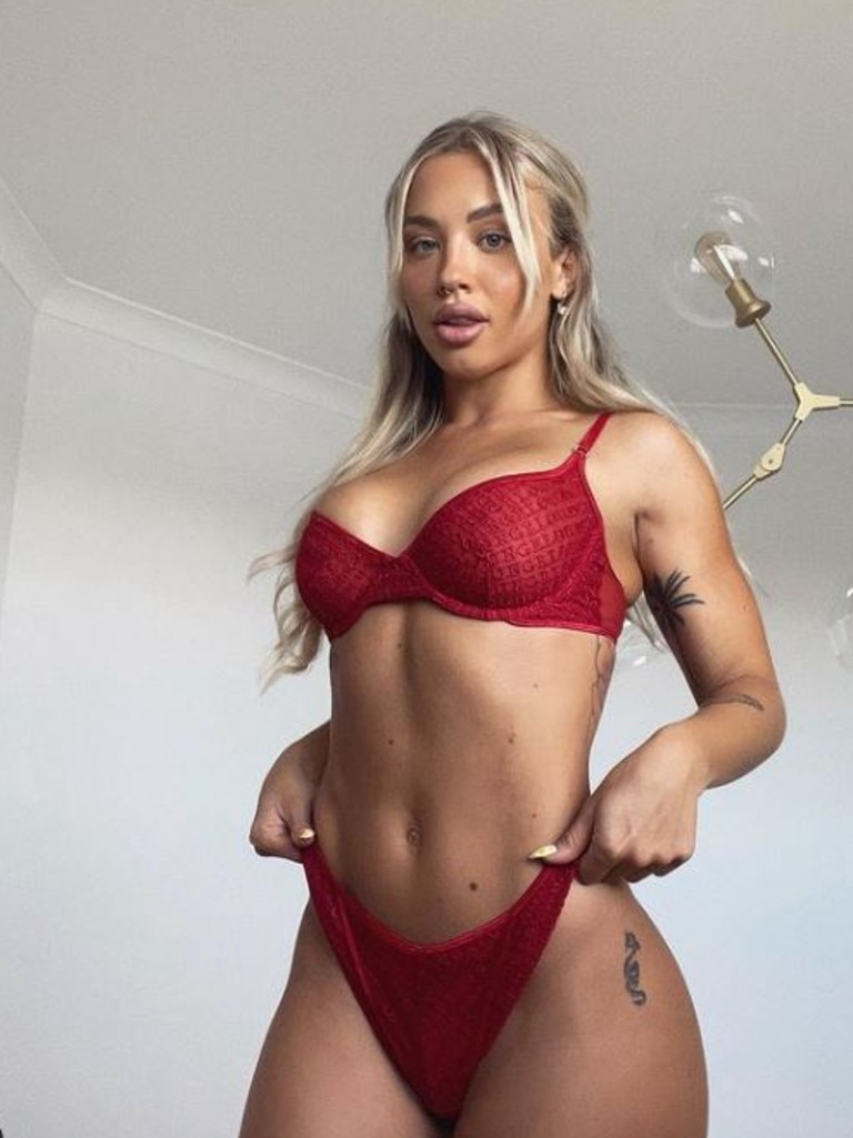 She has built a multimillion-dollar fitness empire thanks to her dedicated Insta following. Picture: Instagram/TammyHembrow