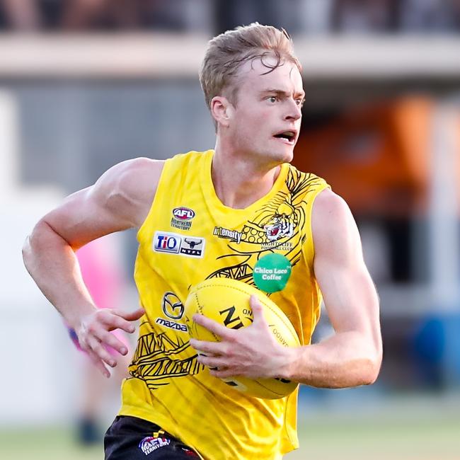 Sandhurst captain Lachlan Tardrew. Picture: Celina Whan / AFLNT Media