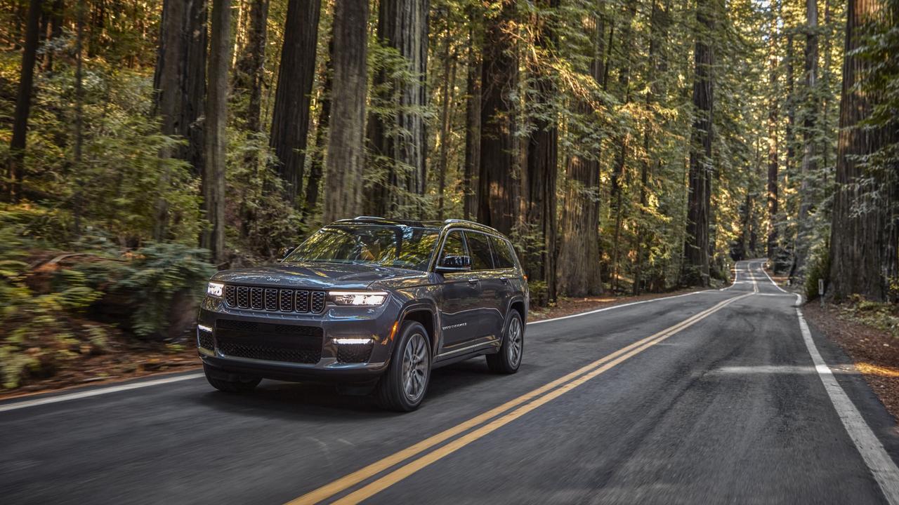 2022 Jeep Grand Cherokee L Summit Reserve (overseas model shown)