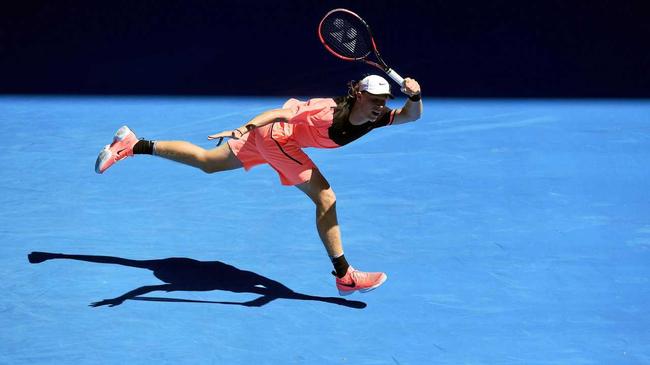 Denis Shapovalov stretches to make a return against Jo-Wilfried Tsonga. Picture: LUKAS COCH