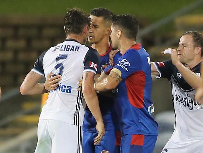 NEWCASTLE, AUSTRALIA - NOVEMBER 23:  Mark Milligan of the Victory headbutts Daniel Georgievski of the Jets resulting in a red card during the round eight A-League match between the Newcastle Jets and the Melbourne Victory at McDonald Jones Stadium on November 23, 2017 in Newcastle, Australia.  (Photo by Ashley Feder/Getty Images)