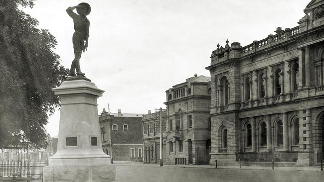 Franklin Street, Adelaide, south side, showing the Sturt Statue, soon after it was unveiled on December 21, 1916. Opposite is the Post Office building and in the centre of the view is the Telephone Exchange. Picture: Francis Gabriel / State Library of SA