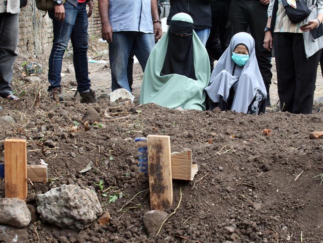 Surabya Attacks: Indonesian Bombers Buried In Lonely Graves | The ...