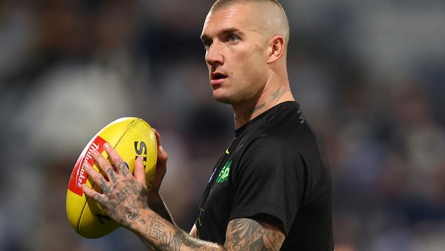 GEELONG, AUSTRALIA - JUNE 01: Dustin Martin of the Tigers   warms up prior to the round 12 AFL match between Geelong Cats and Richmond Tigers at GMHBA Stadium on June 01, 2024 in Geelong, Australia. (Photo by Graham Denholm/Getty Images)