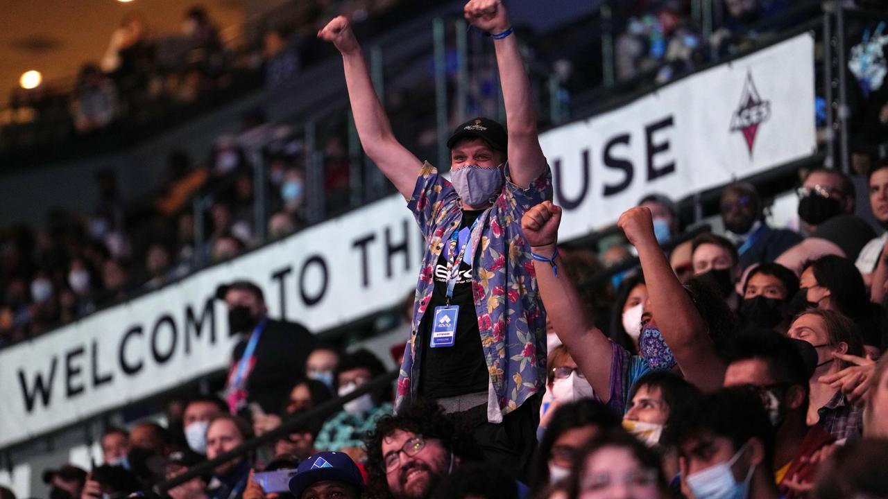 World's largest fighting game tournament, Evo 2014, begins today