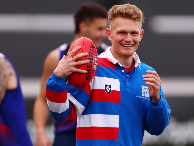 MELBOURNE, AUSTRALIA - AUGUST 27: Adam Treloar of the Bulldogs trains during a Western Bulldogs AFL training session at Whitten Oval on August 27, 2024 in Melbourne, Australia. (Photo by Morgan Hancock/Getty Images)