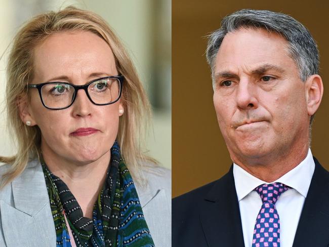 Fight to reveal Deputy PM’s chat records