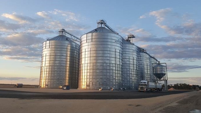 One Tree’s Umbercollie Aggregation has a substantial 32,000 tonne bulk grain silo complex, which also includes office with kitchen and amenities, control testing stand, and weighbridge with capacity for road train transport.