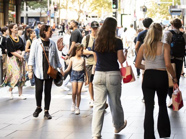 SYDNEY, AUSTRALIA - NCA NewsWirePhotos - Wednesday, 24 April 2024:FEDERAL BUDGET GENERICSShoppers pictured at Pitt Street Sydney Picture: NCA NewsWire  / Monique Harmer