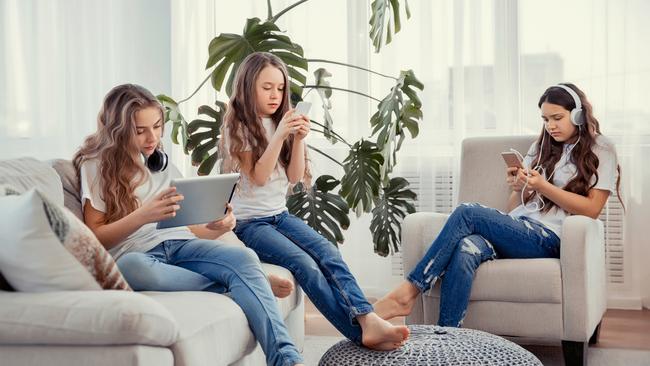 The government are moving to ensure a generation of Australians aren’t irreparably damaged by their smartphone addiction.