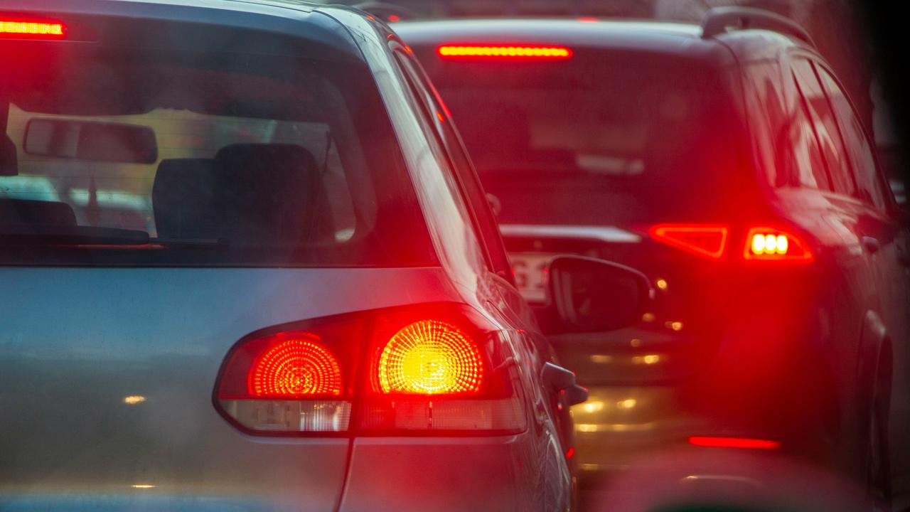 Multiple lanes in Burnley Tunnel closed, 30-minute delays | Herald Sun