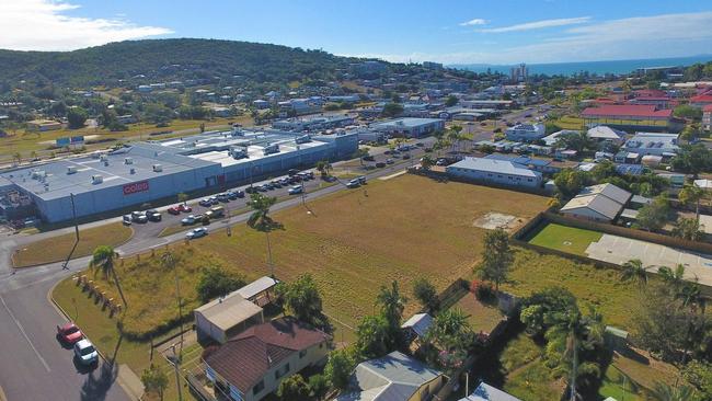 The vacant site on Queen Street where the commercial tenancies is proposed.