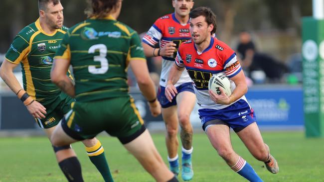 Jake Bentley for Emu Plains. Picture: Steve Montgomery