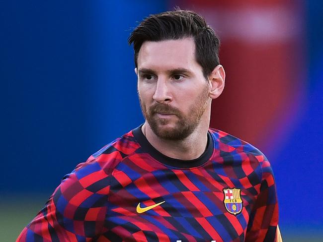 BARCELONA, SPAIN - SEPTEMBER 12: Lionel Messi of FC Barcelona looks on during the warm up prior to the the pre-season friendly match between FC Barcelona and Gimnastic de Tarragona at Estadi Johan Cruyff on September 12, 2020 in Barcelona, Spain. (Photo by David Ramos/Getty Images)