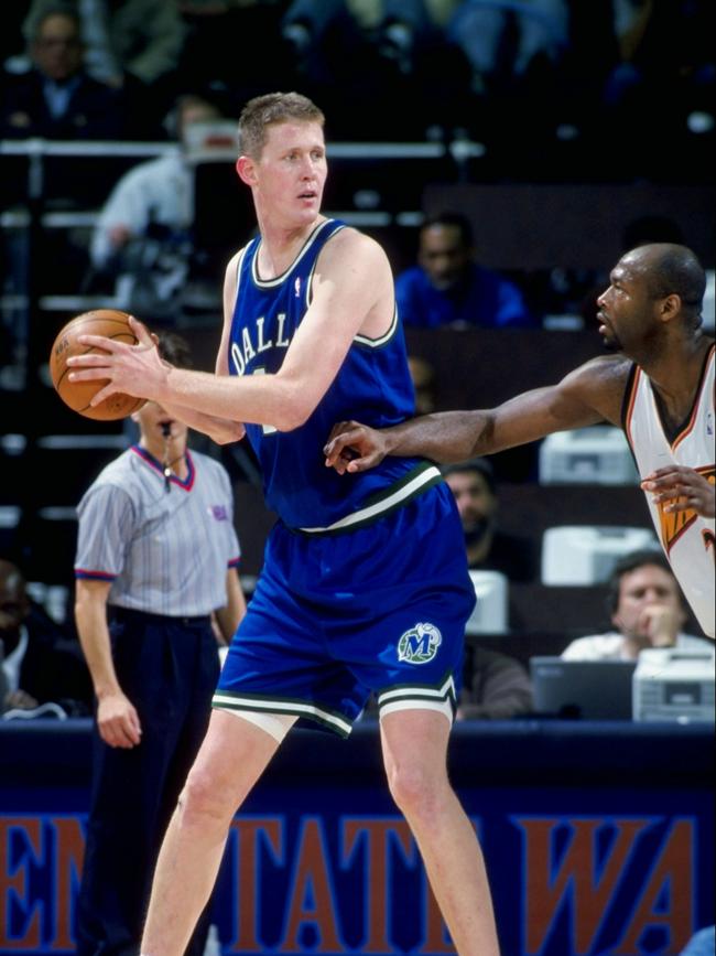 Shawn Bradley was a giant. Picture: Jed Jacobsohn /Allsport