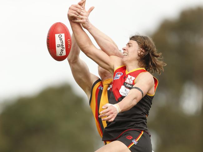 Southern FNL Div 1 football second-semi: Cheltenham v Dingley. Alex Windhager (Dingley) and Sean McLaren (Cheltenham). Picture: Valeriu Campan