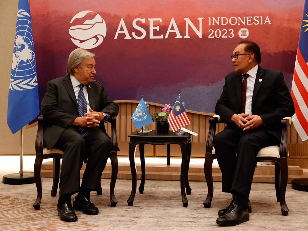 UN Secretary-General Antonio Guterres (left) expressed concern about the severity of the situation and its impact on the planet, following a devastating wildfire season that spread across Europe, North America and parts of Asia.