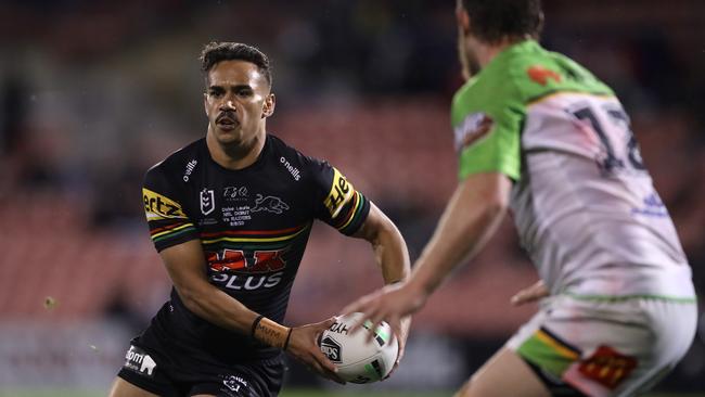 Daine Laurie of the Panthers looks to offload the ball during the round 13 NRL match between the Penrith Panthers and the Canberra Raiders at Panthers Stadium on August 08, 2020 in Sydney, Australia. (Photo by Mark Kolbe/Getty Images)