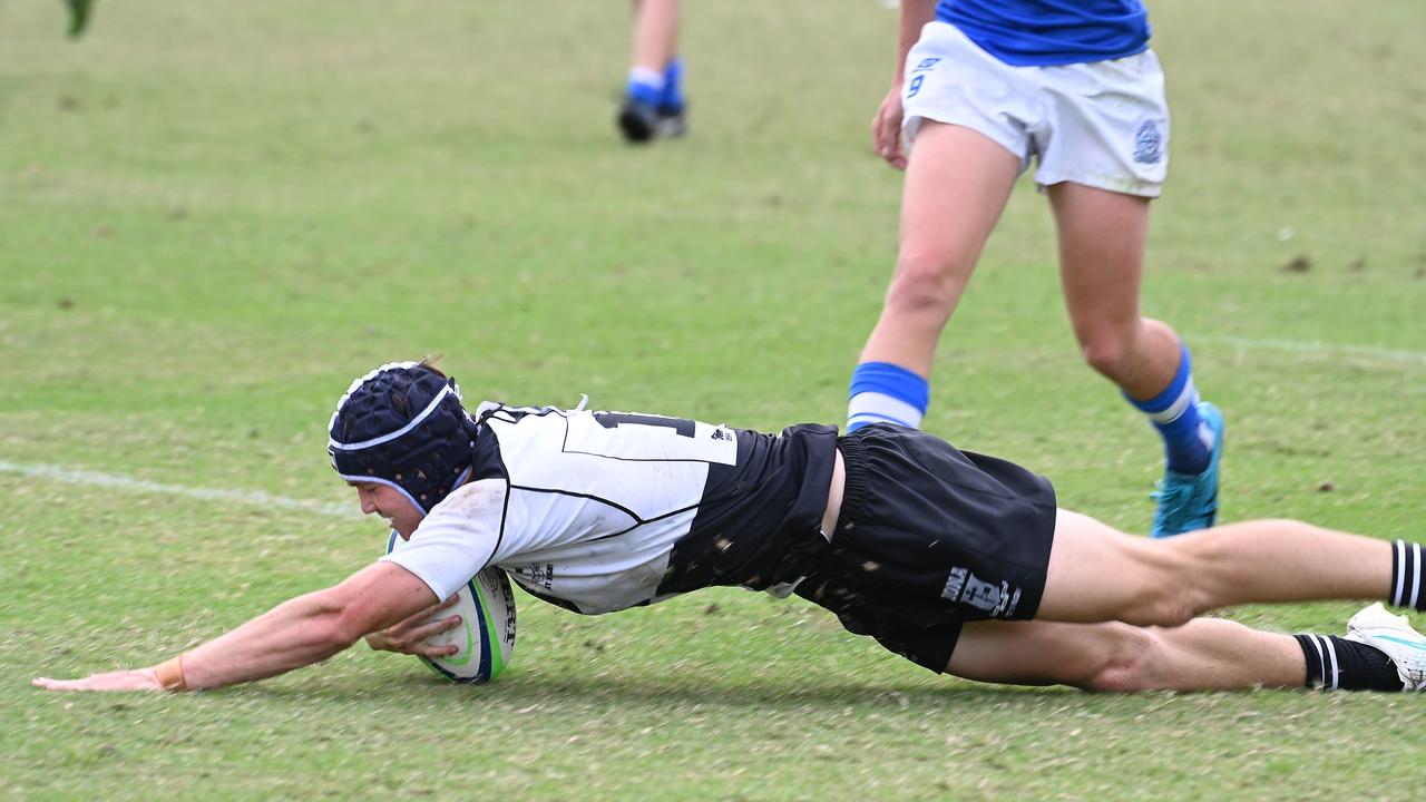 Iona College’s Campbell Rolfe was the Doubles Daley medallist at Davine Oval on Saturday.