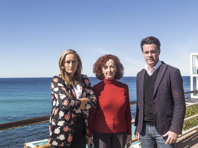 Labor candidate for Coogee Marjorie O'Neill, Labor candidate for Vaucluse Di Smith and Shadow Minister for Water Chris Minns at the Vaucluse outfall.