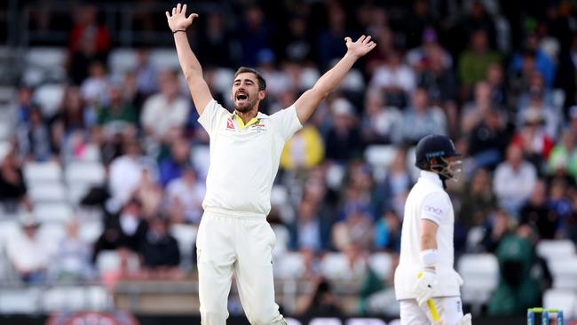 Mitchell Starc thought he had Ben Duckett. Picture: Getty Images