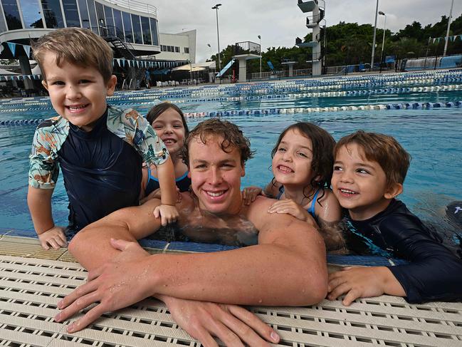 EMBARGOED TILL TUESDAY 19TH MARCH 2024 -  14/3/2024:  Rising star of the Australian swimming,Sam Short ,  with (L-R) Hayden Stevenson 4, Aurora Gold, 6 , Margot Vella 6 and brother Bernard 4, at the Centenary pool, Brisbane. pic: Lyndon Mechielsen/Courier Mail