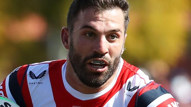 TOOWOOMBA, AUSTRALIA - AUGUST 22:  James Tedesco of the Roosters runs the ball during the round 23 NRL match between the St George Illawarra Dragons and the Sydney Roosters at Clive Berghofer Stadium, on August 22, 2021, in Toowoomba, Australia. (Photo by Jono Searle/Getty Images)