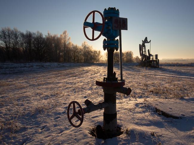 Oil prices hit 7-year high on Ukraine