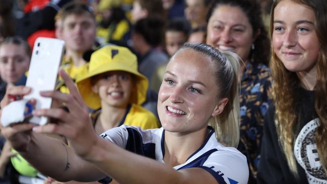 GOSFORD, AUSTRALIA - NOVEMBER 18: Faye Bryson of the Mariners celebrates with fans during the A-League Women round five match between Central Coast Mariners and Wellington Phoenix at , on November 18, 2023, in Gosford, Australia. (Photo by Scott Gardiner/Getty Images)