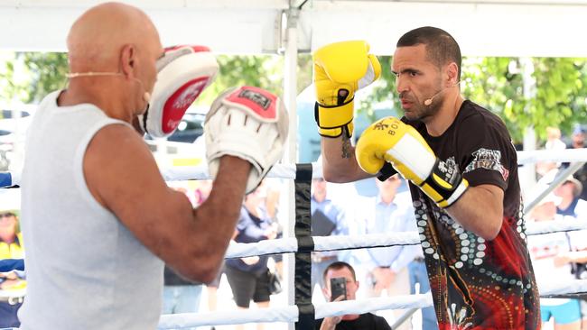 Anthony Mundine trains in Brisbane’s CBD. Picture: Peter Wallis