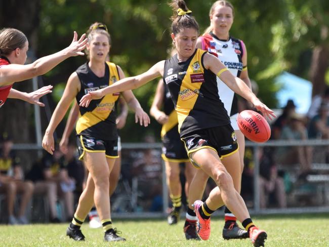 Eliza Morrison in action for Nightcliff Tigers against Southern Districts. Picture: Tymunna Clements/AFLNT Media