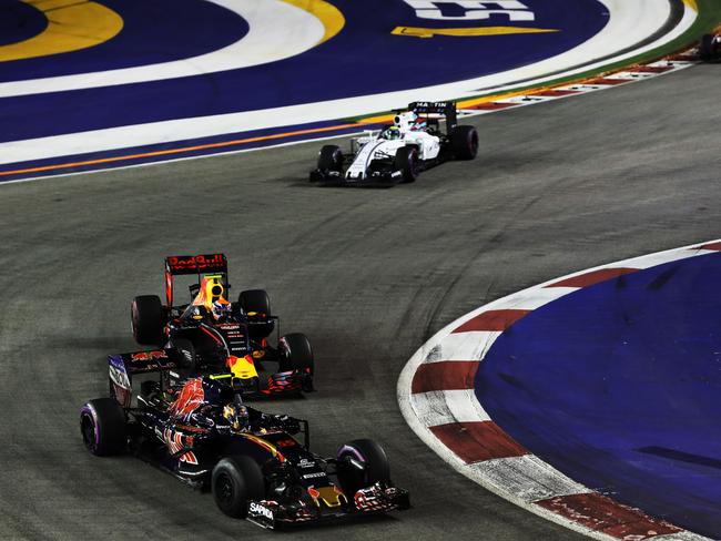 Tight  manoeuvres during the 2016 SINGAPORE GRAND PRIX. Picture: Mark Thompson/Getty Images.