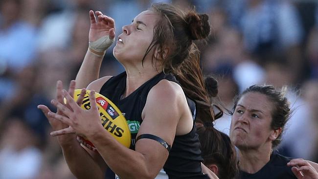 Magpies forward Jasmine Garner takes a strong mark. Picture: Wayne Ludbey