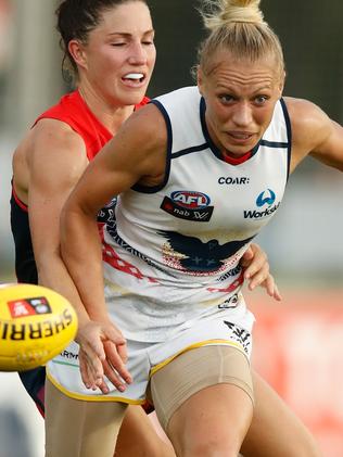 Erin Phillips in action for Adelaide.