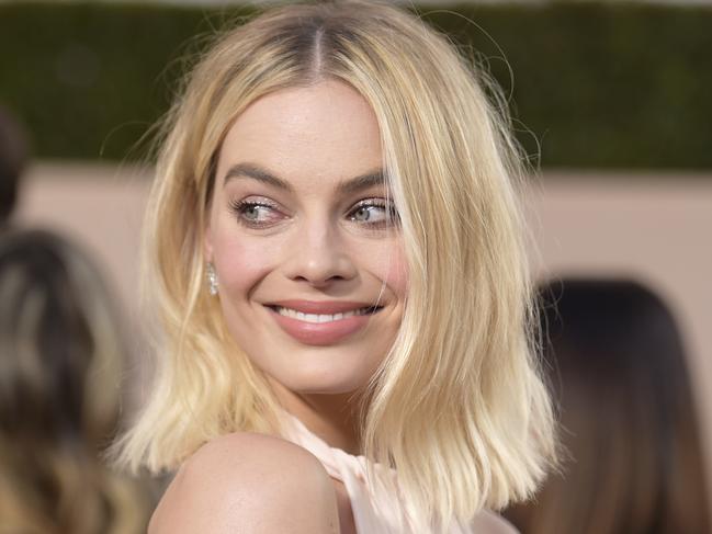 Margot Robbie arrives at the 24th annual Screen Actors Guild Awards at the Shrine Auditorium & Expo Hall on Sunday, Jan. 21, 2018, in Los Angeles. (Photo by Richard Shotwell/Invision/AP)