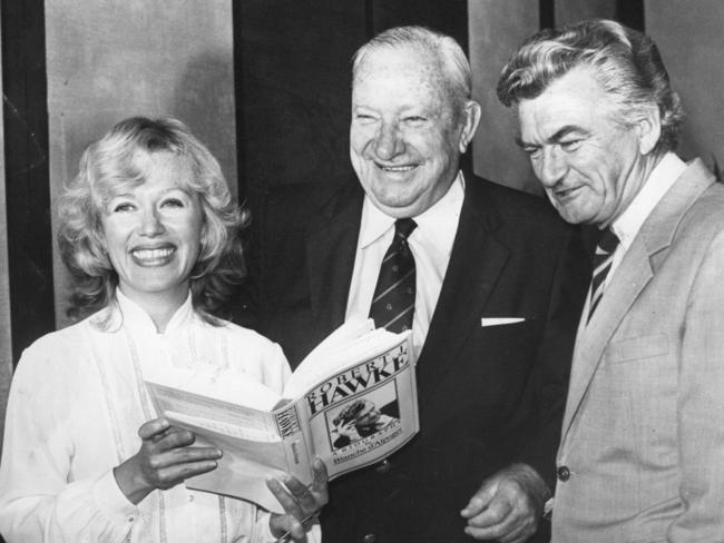 Blanche d'Alpuget, Sir Richard Kirby and Bob Hawke at the launch of the Hawke biography in 1982.