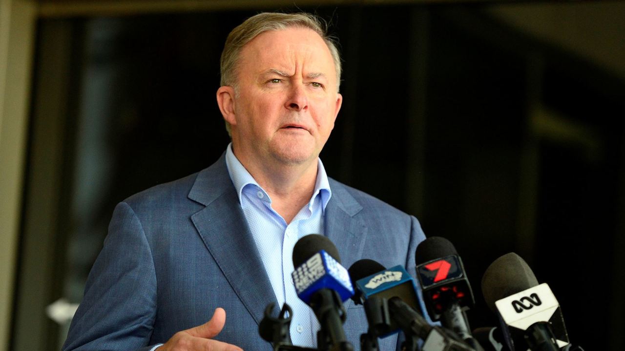 'Build back better': Albanese unveils Labor's $15 billion construction fund