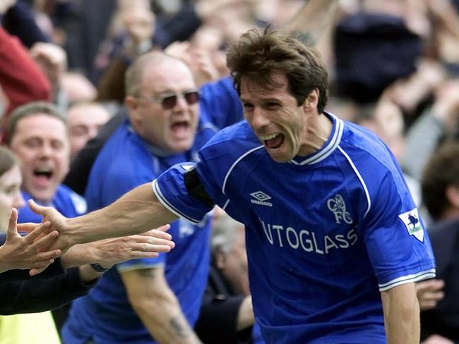 31/03/2001: Chelsea's Italian player Gianfranco Zola celebrates with his fans after scoring his team's first goal in their English Premier league soccer match against Middlesbrough at Stamford Bridge, London Saturday March 31, 2001. (AP Photo/Max Nash)