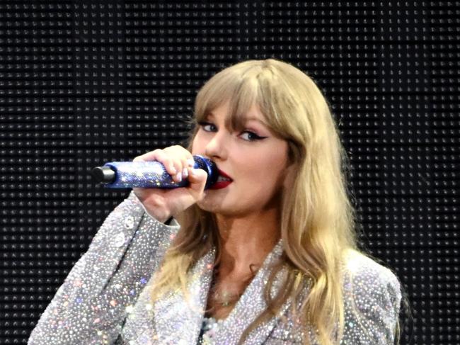 LONDON, ENGLAND - AUGUST 15: (EDITORIAL USE ONLY AND NO COMMERCIAL USE AT ANY TIME. NO USE ON PUBLICATION COVERS). Taylor Swift performs on stage during the "Taylor Swift | The Eras Tour" at Wembley Stadium on August 15, 2024 in London, England. (Photo by Kate Green/Getty Images)