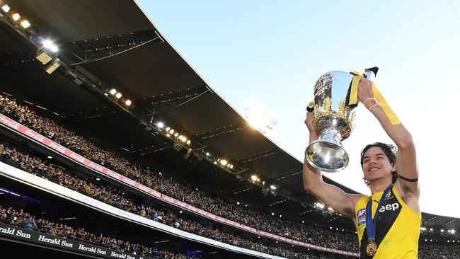 The AFL grand final will stay at the MCG. (AAP Image/Julian Smith)