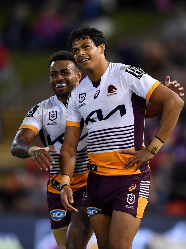 Ezra Mam congratulates Selwyn Cobbo. Picture: NRL Imagery